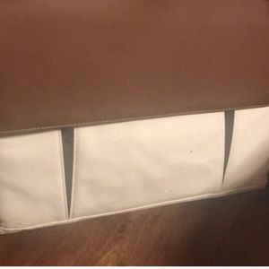 Targus canvas slipcase for up to 14 inch laptop or shoulder bag. 💼